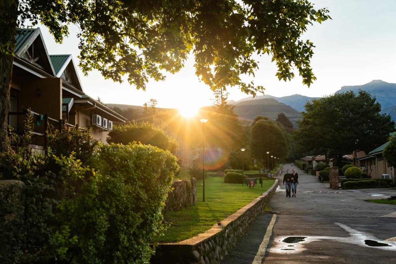 Gooderson Drakensberg Gardens Golf&Spa Resort Buitenkant foto