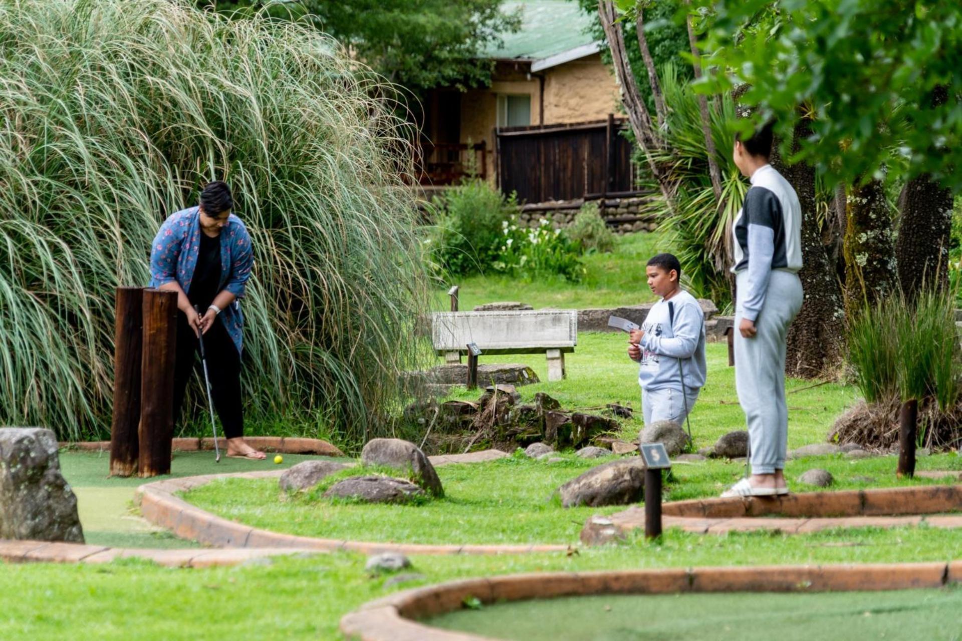 Gooderson Drakensberg Gardens Golf&Spa Resort Buitenkant foto